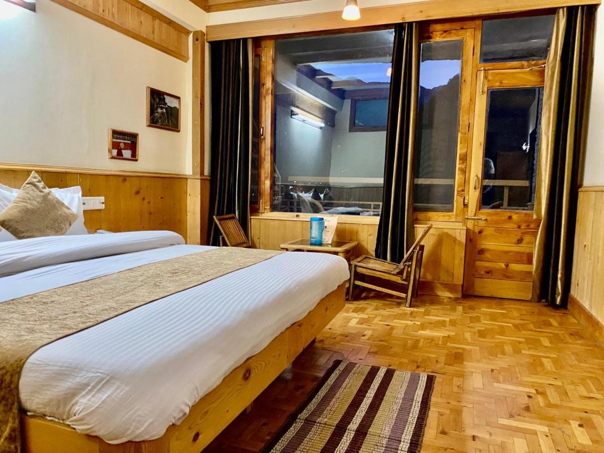 Hotel Valley Of Gods Manāli Eksteriør bilde