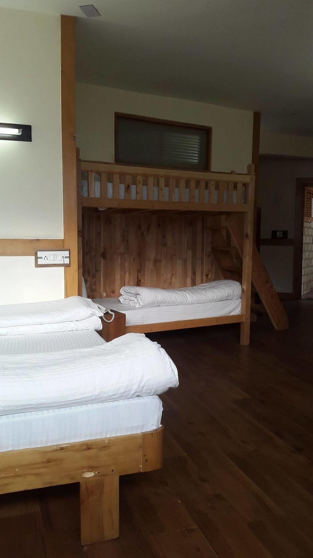 Hotel Valley Of Gods Manāli Eksteriør bilde